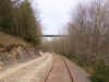 Baustrae neben dem Gleis kurz vor der Brcke der A45 ca. 300m weiter, Blick in Richtung Nord-Ost (31.3.04), (c) Sebastian F.